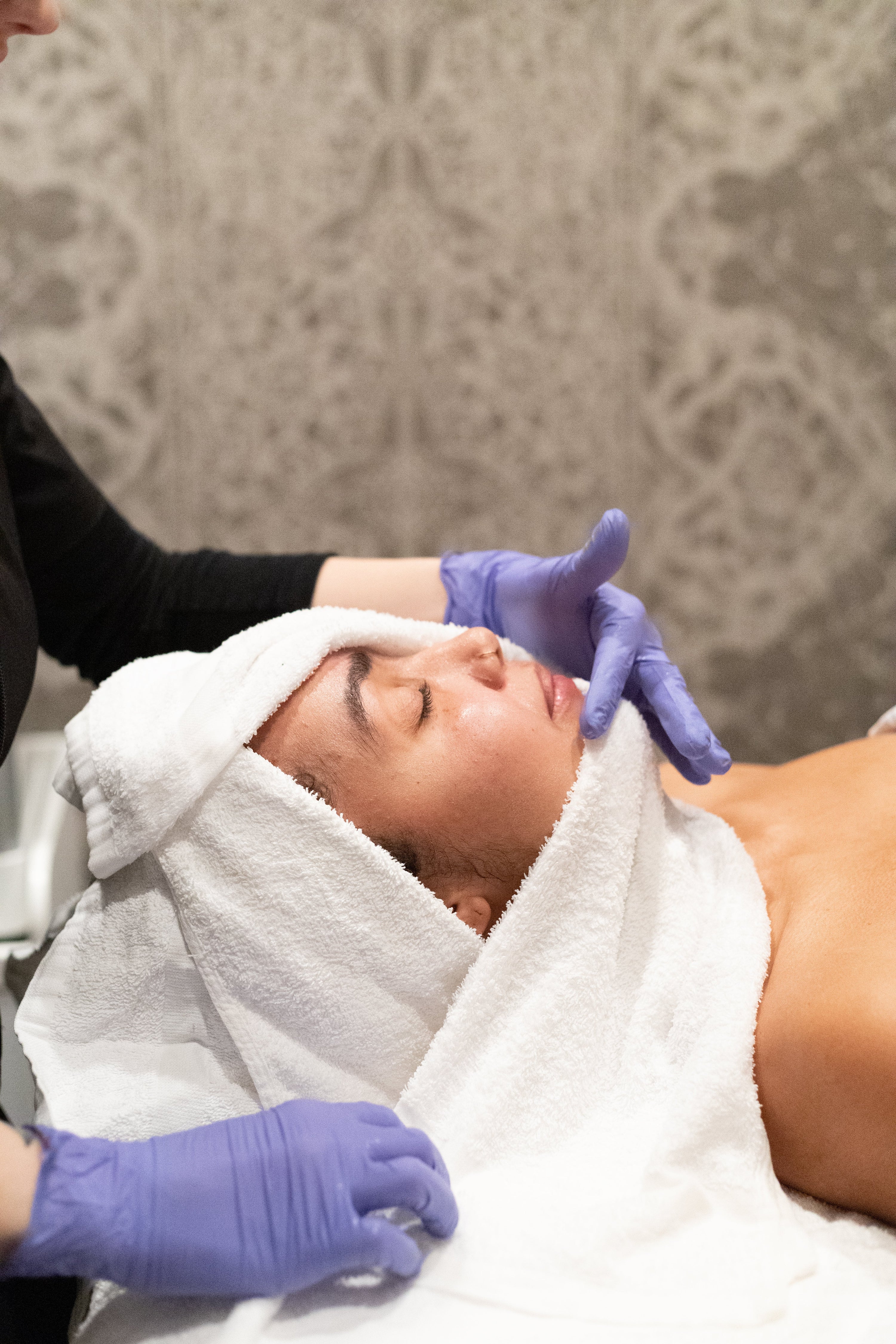 Essential Facials vs. Express Facials: Which One Does Your Skin Need This Season?